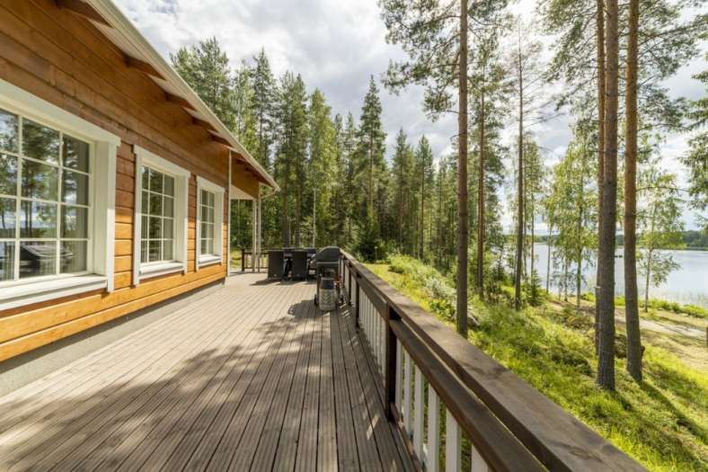 lakeside cottage finland